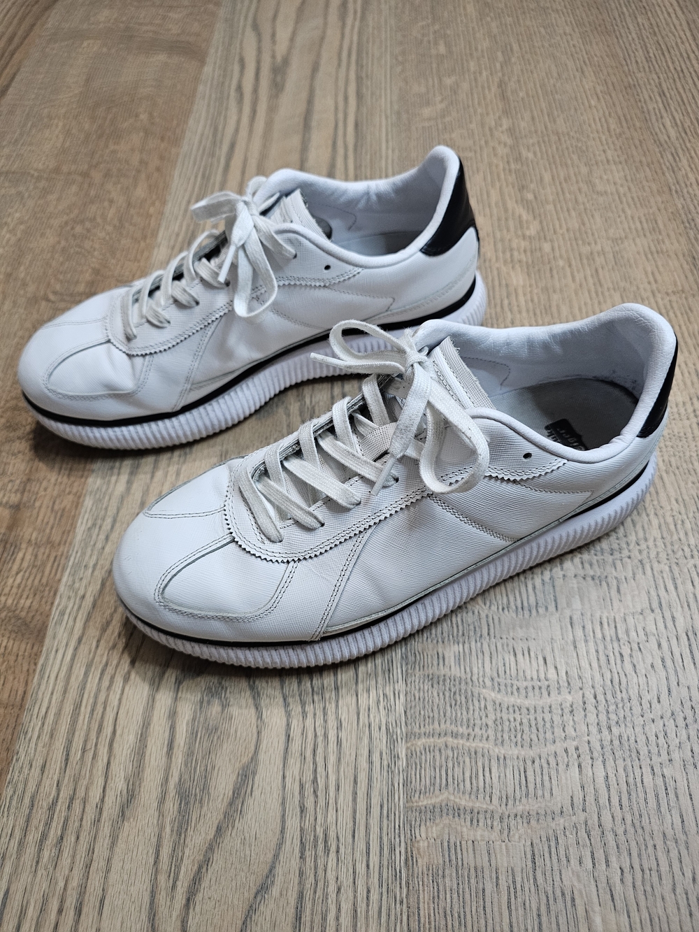 Onitsuka Delecity Men's White Low-Top Sneakers with THICK soles